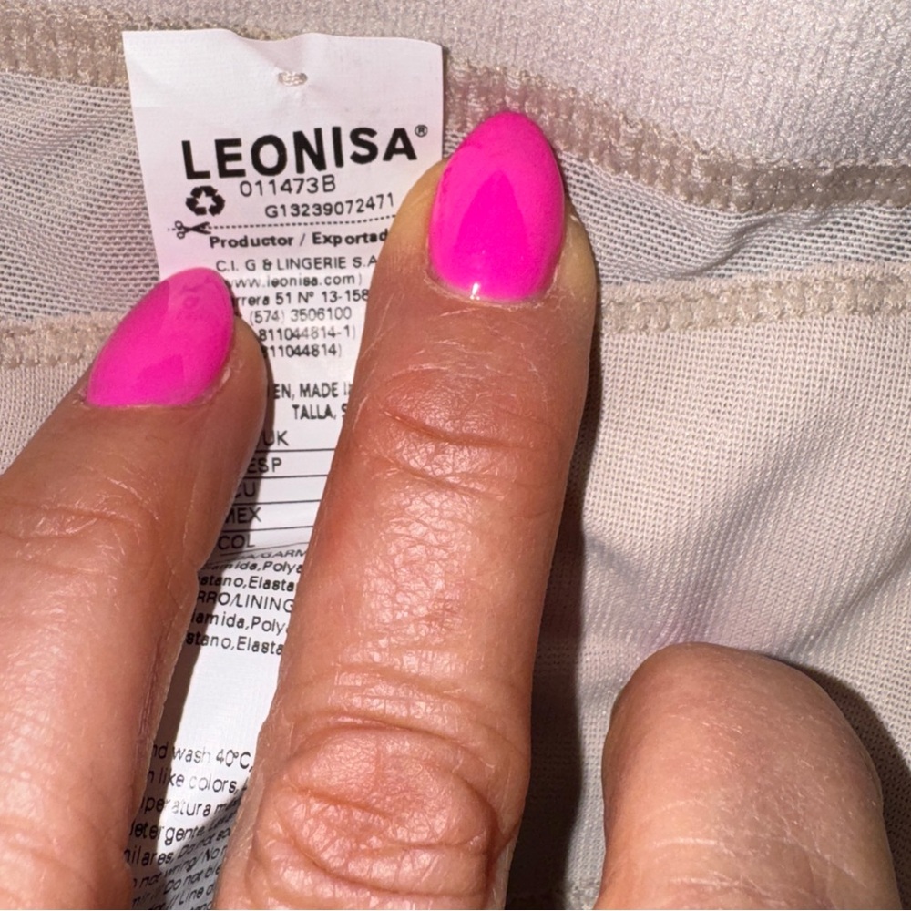 Leonisa Multi/Functional Unlined Wireless Posture… - image 4